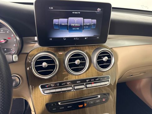 Used 2018 Mercedes-Benz GLC 300 w/ Multimedia Package image 15