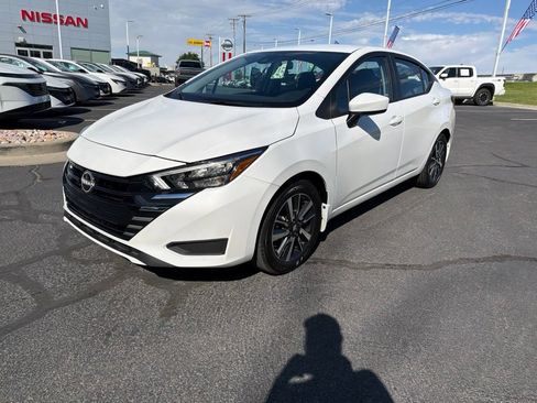 Used 2025 Nissan Versa SV w/ Trunk Package FWD image 8