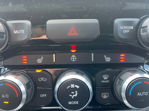 Used 2023 RAM 1500 Lone Star AWD/4WD image 19