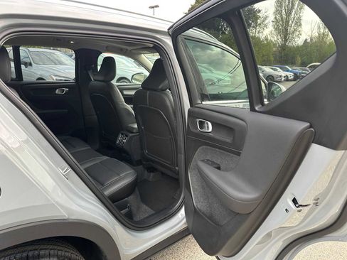 Certified 2025 Volvo XC40 B5 Plus AWD/4WD image 14