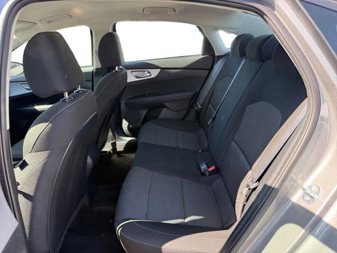 Used 2024 Kia Forte LXS w/ LXS Technology Package FWD image 16