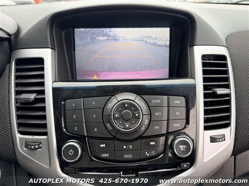 Used 2016 Chevrolet Cruze LT image 16