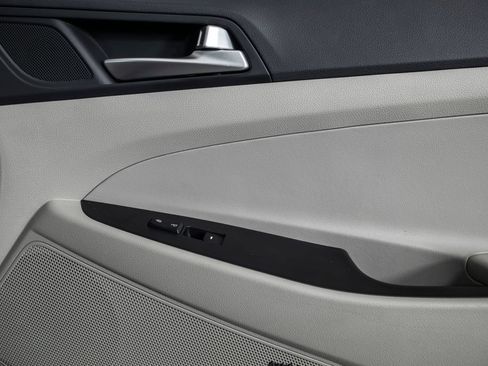 Used 2019 Hyundai Tucson Sport FWD image 23