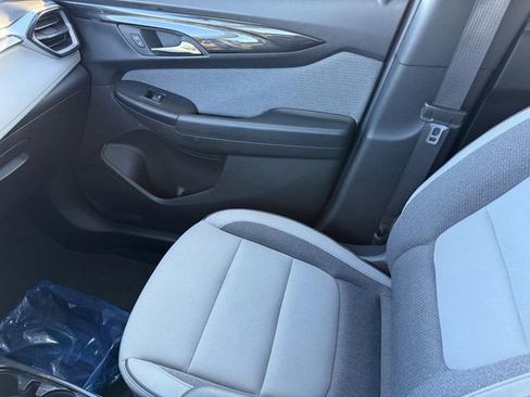 Used 2024 Chevrolet TrailBlazer LT image 21