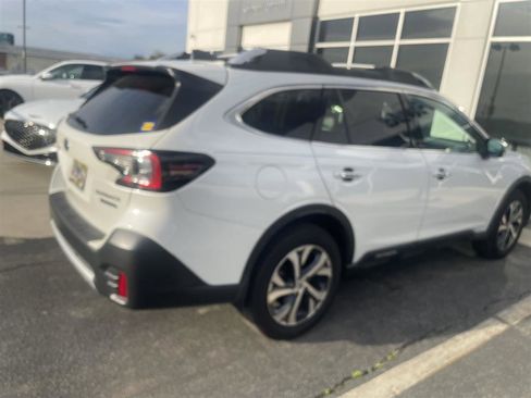 Used 2020 Subaru Outback Touring w/ Popular Package #2 image 4