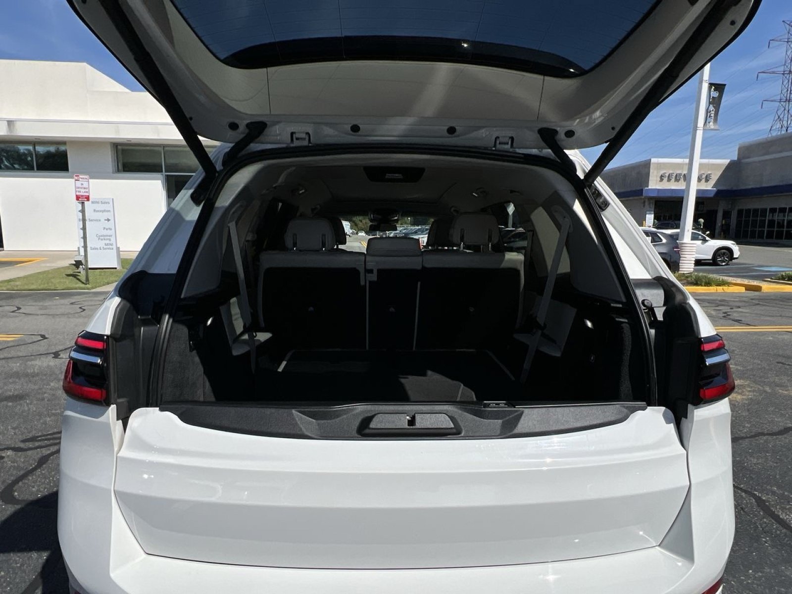 Used 2026 BMW X7 xDrive40i AWD/4WD image 24