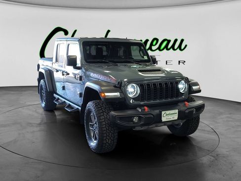 Used 2024 Jeep Gladiator Mojave w/ Convenience Group AWD/4WD image 7