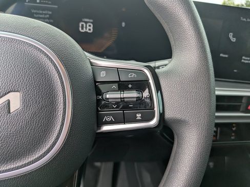 Certified 2024 Kia Sorento LX FWD image 30