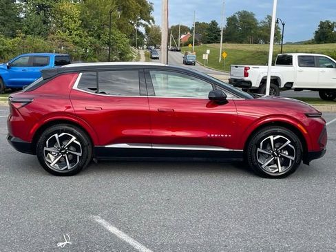 New 2025 Chevrolet Equinox EV LT image 8