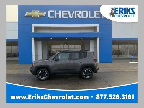 Used 2016 Jeep Renegade Trailhawk w/ Premium Trailhawk Package image 1
