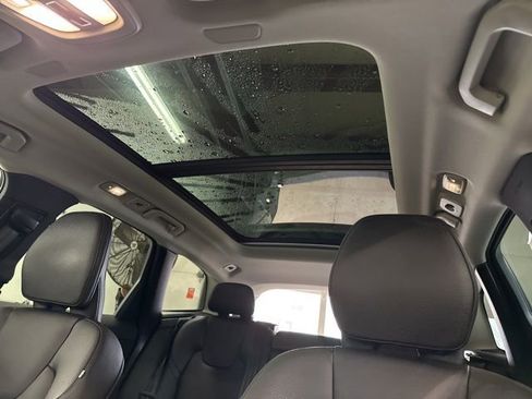 Certified 2023 Volvo XC60 B5 Plus w/ Climate Package image 21