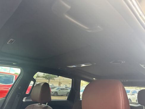 Used 2024 Kia Telluride SX w/ Towing Package FWD image 9