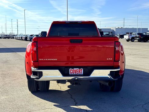 Used 2022 Chevrolet Silverado 3500 LTZ w/ LTZ Convenience Package image 8