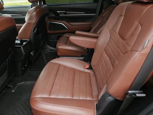 Used 2023 Kia Telluride SX Prestige image 32