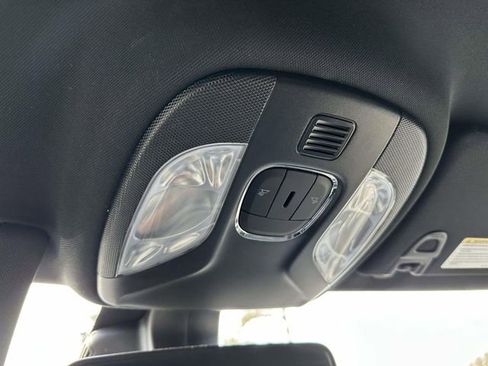 Used 2024 Jeep Compass Limited image 33