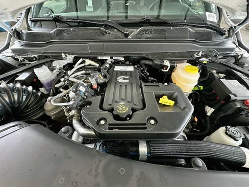 New 2026 RAM 2500 Limited AWD/4WD image 18