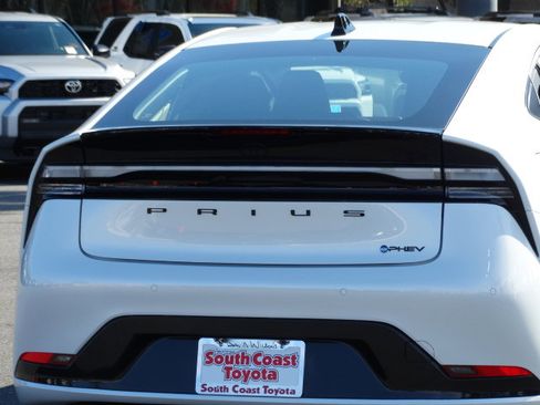 New 2026 Toyota Prius Plug-In Hybrid image 7