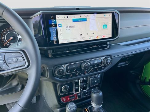 Certified 2025 Jeep Gladiator Mojave image 15