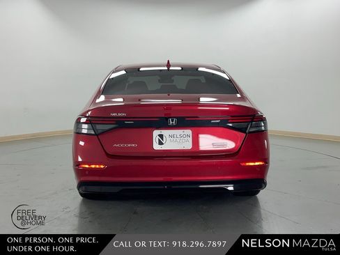 Used 2024 Honda Accord Touring image 7