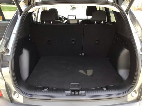 Used 2022 Ford Escape SE w/ SE Sport Appearance Package image 13