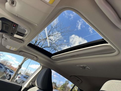 Certified 2025 Subaru Crosstrek 2.0i Premium image 17