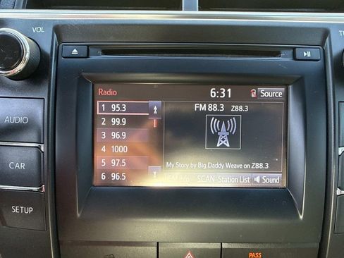 Used 2016 Toyota Camry LE image 30