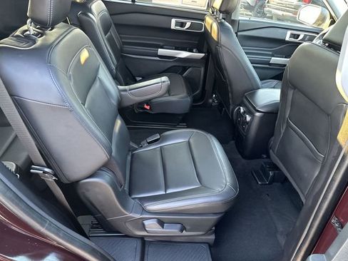 Used 2022 Ford Explorer XLT w/ Equipment Group 202A image 34
