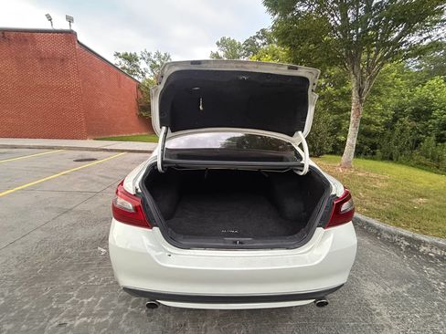Used 2017 Nissan Altima 2.5 SR w/ Midnight Edition Package FWD image 7