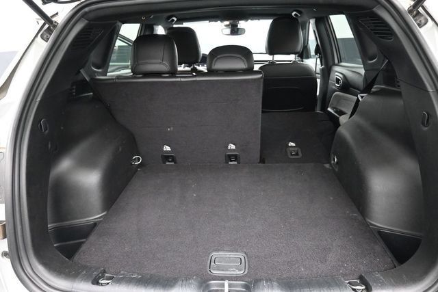 Used 2024 Jeep Compass Latitude AWD/4WD image 23