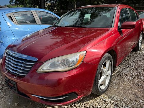 Used 2013 Chrysler 200 Touring image 2