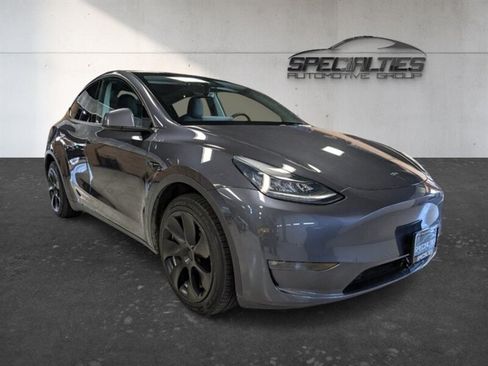 Used 2021 Tesla Model Y Long Range AWD/4WD image 1