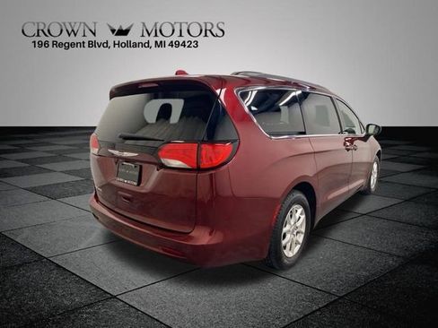 Used 2020 Chrysler Voyager Lxi image 4