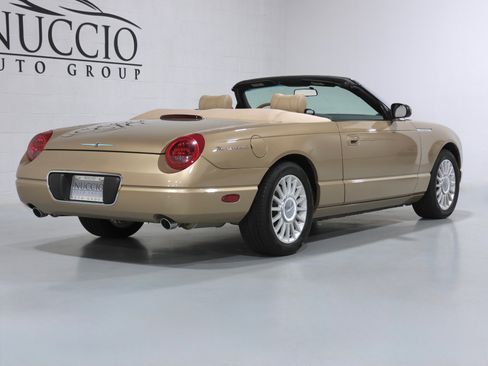 Used 2005 Ford Thunderbird image 57
