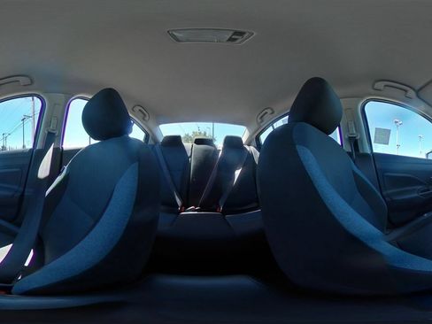 Used 2025 Nissan Versa SV FWD image 39
