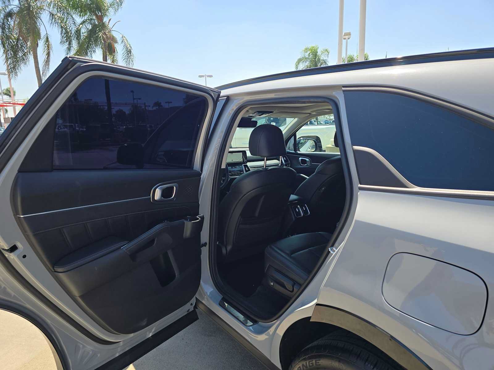 Used 2023 Kia Sorento SX FWD image 17