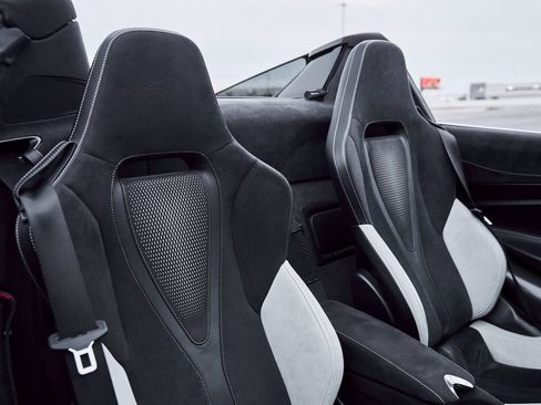 Used 2024 McLaren 750S Spider image 42