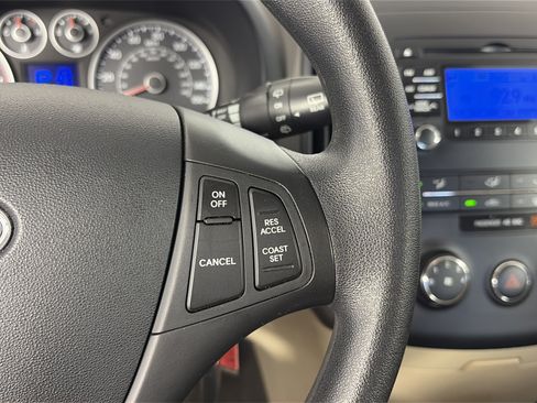 Used 2012 Hyundai Elantra GLS FWD image 27