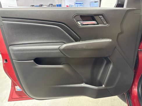 Used 2023 Chevrolet Colorado LT w/ LT Convenience Package II RWD image 11