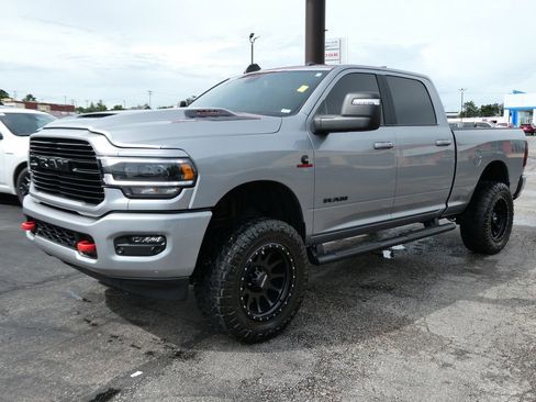 Used 2024 RAM 2500 Laramie w/ Night Edition AWD/4WD image 8