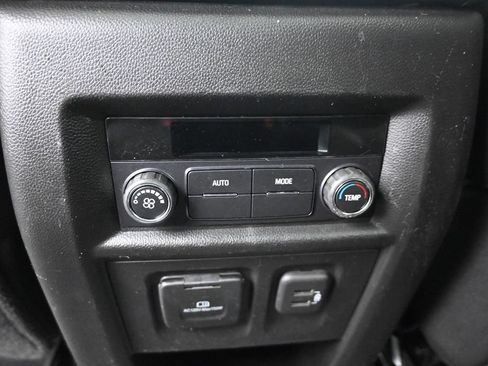 Used 2023 Chevrolet Traverse RS AWD/4WD image 17