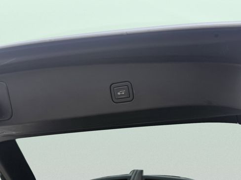 Used 2024 Cadillac Lyriq Luxury image 16