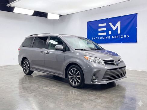 Used 2018 Toyota Sienna XLE Premium AWD/4WD image 1
