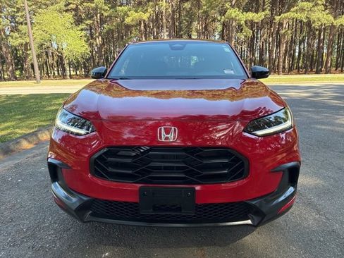 Used 2023 Honda HR-V Sport image 8
