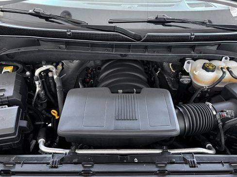 Used 2024 Cadillac Escalade ESV Premium Luxury image 33