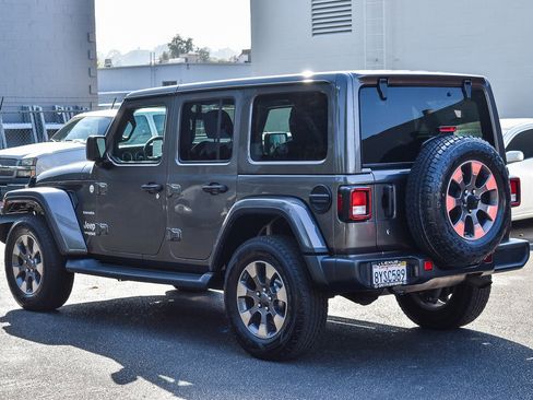 Used 2018 Jeep Wrangler Unlimited Sahara image 4