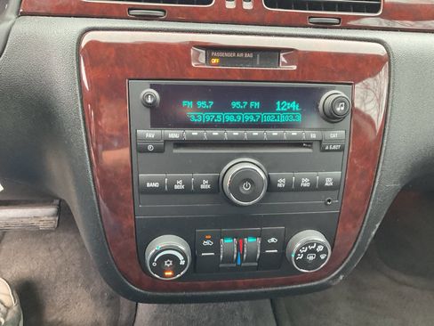 Used 2008 Chevrolet Impala LT image 14