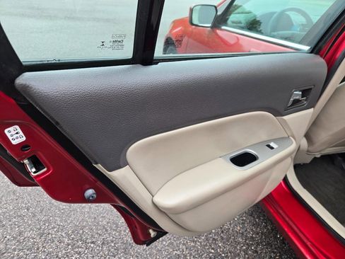 Used 2012 Ford Fusion SEL FWD image 32