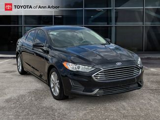 Used 2020 Ford Fusion SE image 1