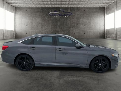 Used 2019 Honda Accord Sport image 2