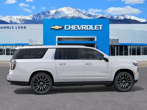 New 2025 Chevrolet Suburban High Country AWD/4WD image 5